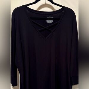 Boutique Plus - Women’s top - Size 1X - Black - Criss Cross Neckline